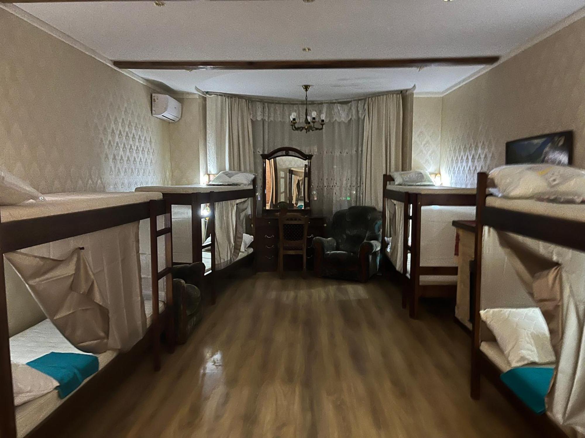 Ararat-Osokorki Hostel Kijów Zewnętrze zdjęcie